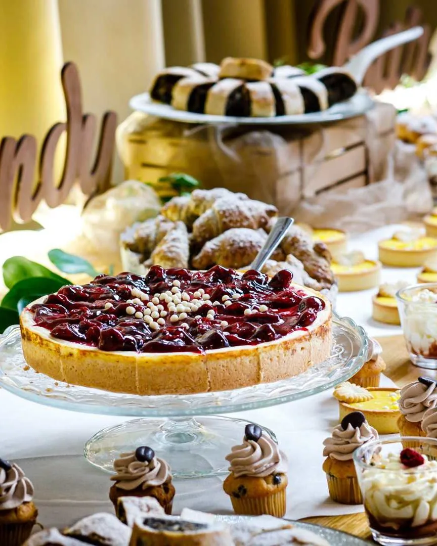 Zákusky a torta z vlastnej výroby